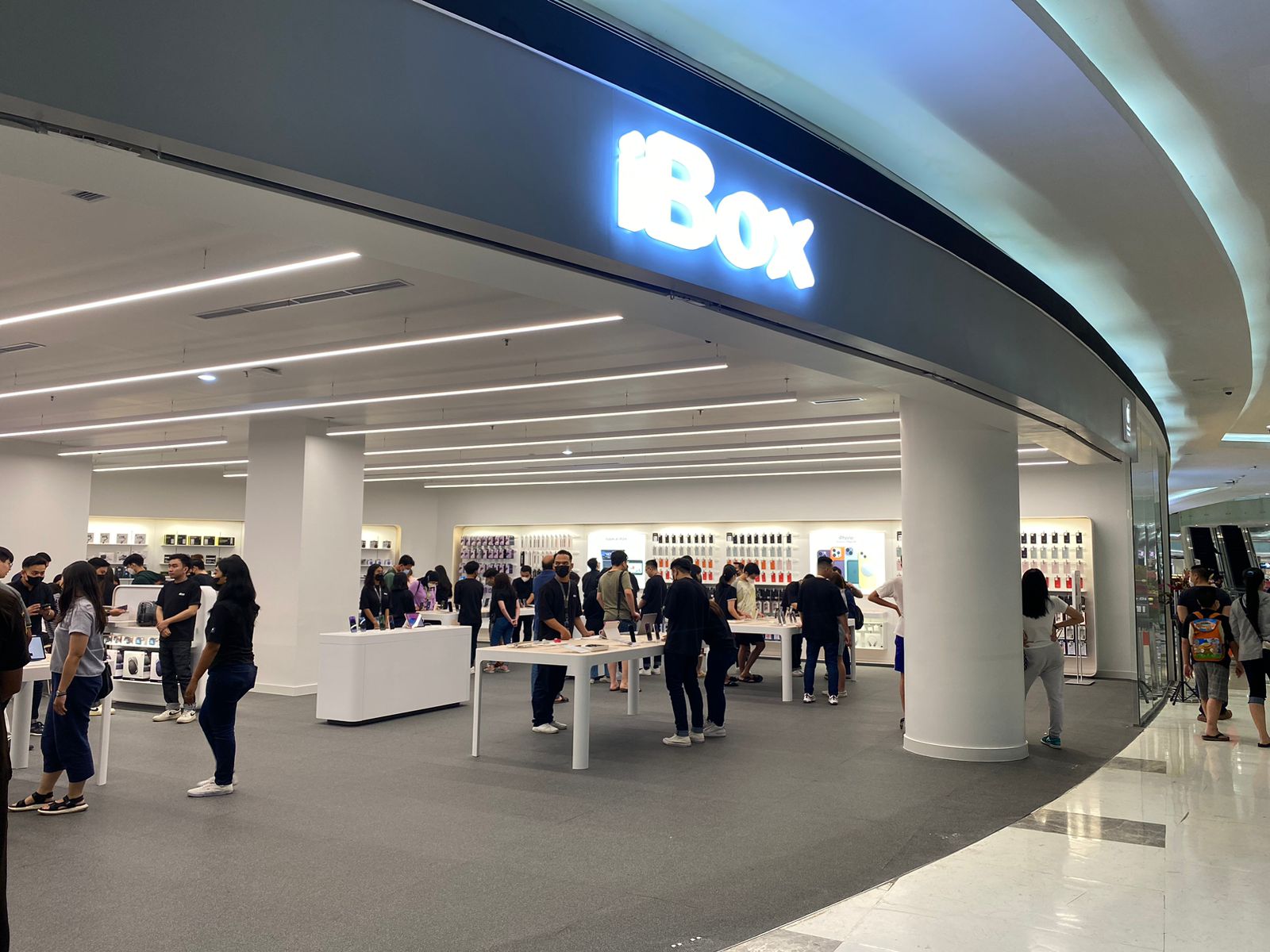 IBOX St. Moritz Lippo Mall Puri
